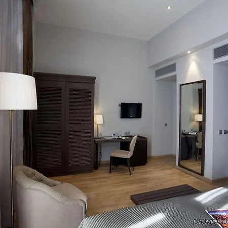 Eurostars Patios De 4*