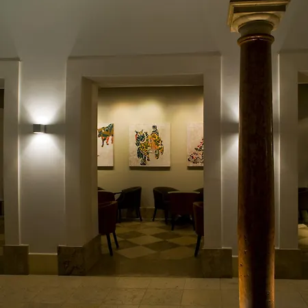 Eurostars Patios De 4*