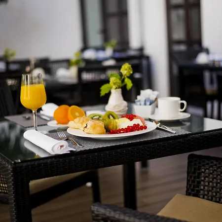 Готель Eurostars Patios De